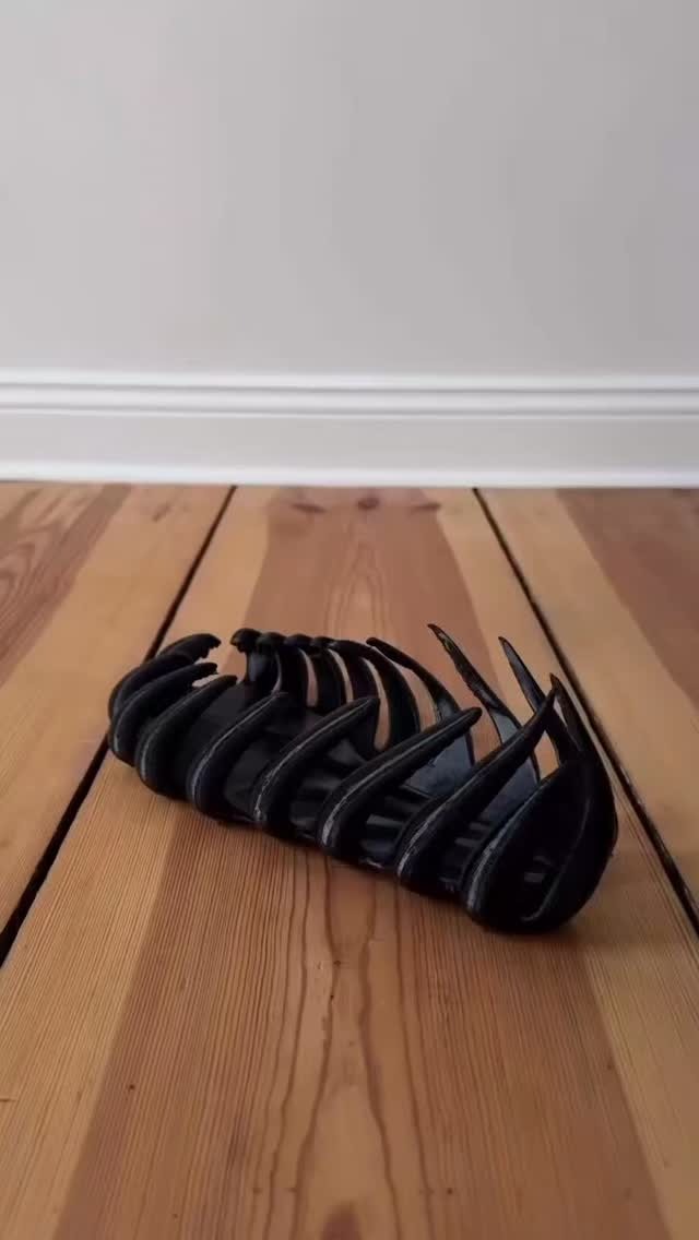 Men’s Dragon Claw Slippers – Stylish Anti-Slip Dragon Design Indoor Outdoor Comfortable Slippers for Men